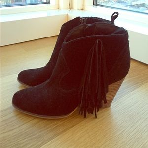 Steve Madden Suede Fringe boots